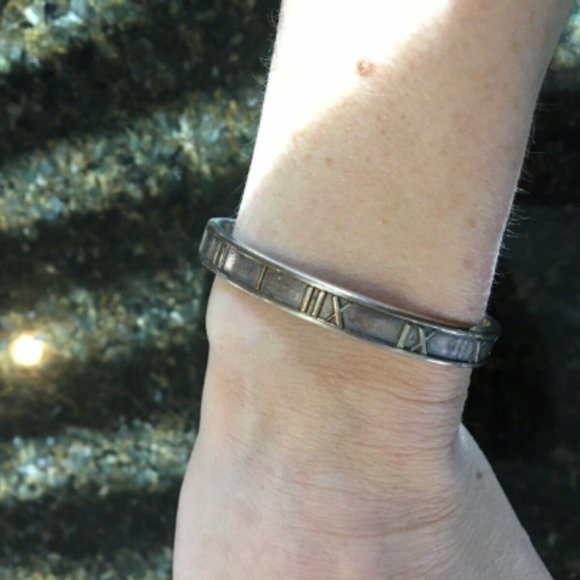 Sleek Authentic Tiffany & Co. Sterling Silver Vintage Atlas Bracelet from Italy - Picture 3 of 5